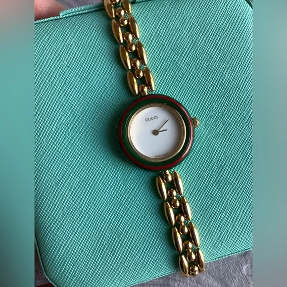 Gucci dressy chain bracelet watch with bezel set🌟🌟🌟 - Picture 3 of 11